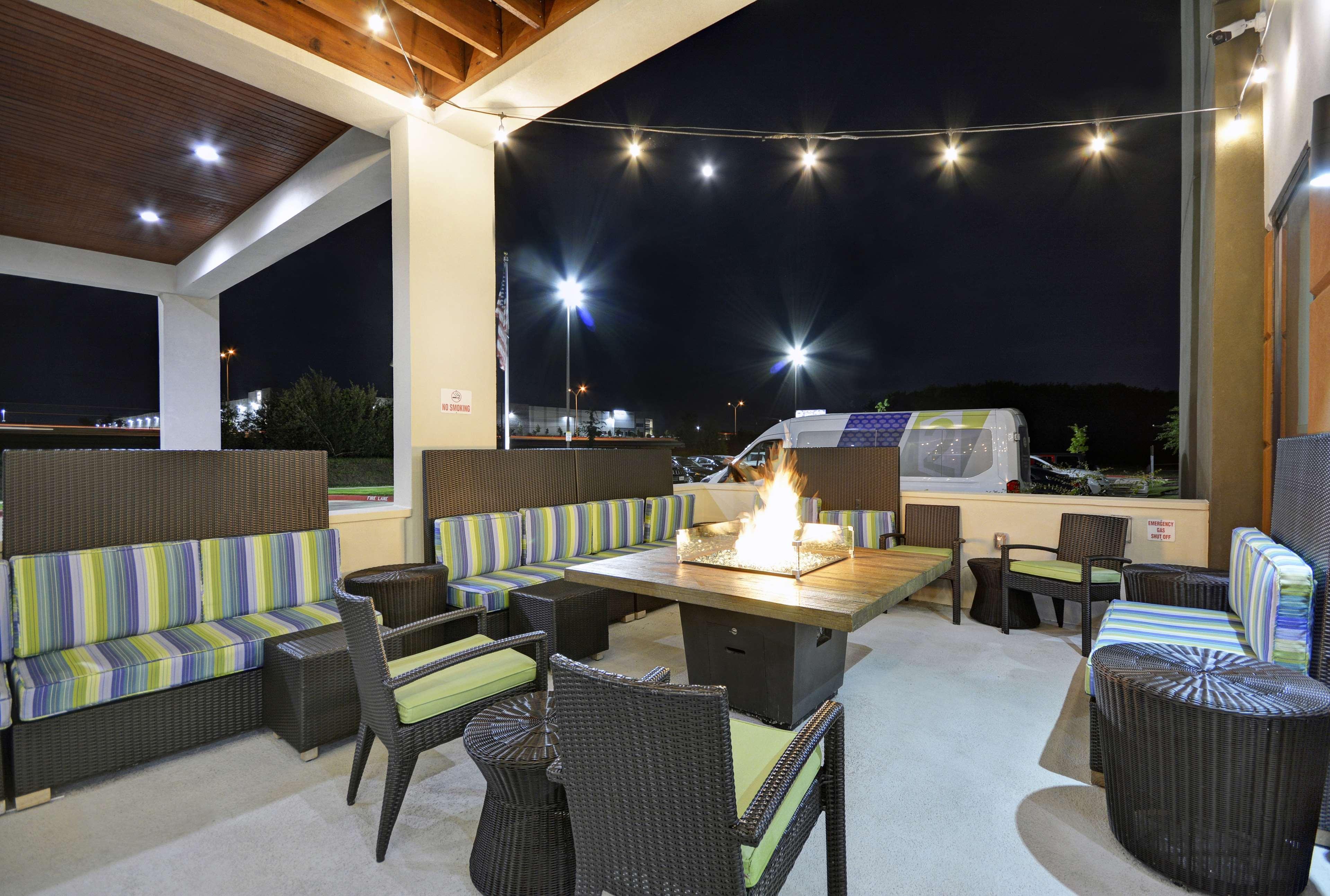 Home2 Suites By Hilton Dallas דסוטו מראה חיצוני תמונה